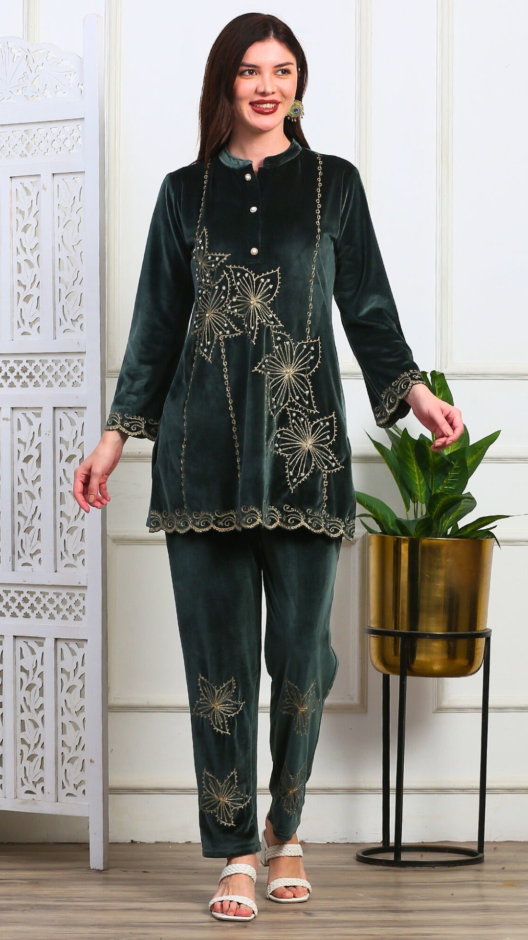 Zarrin Noor Velvet Coord Set