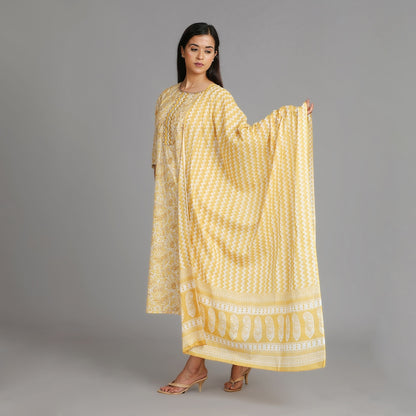 Yellow & White Cotton Straight Suit Set– 3pc - Aavarana by Karnika