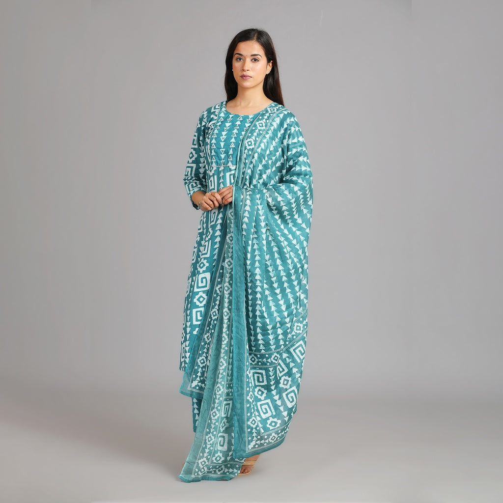 Aarna Dark Green Cotton Tie & Dye Suit Set– 3pc - Aavarana by Karnika