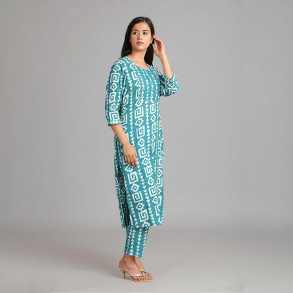 Aarna Dark Green Cotton Tie & Dye Suit Set– 3pc - Aavarana by Karnika