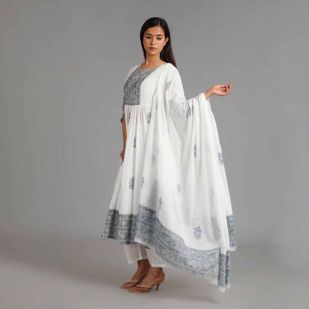 comes with a kurta, pant, and dupatta