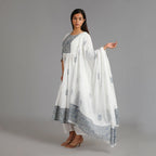 comes with a kurta, pant, and dupatta