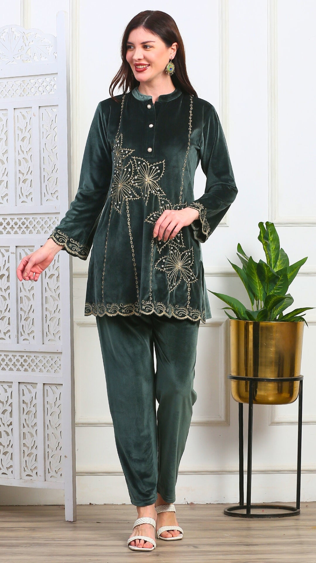 Zarrin Noor Velvet Coord Set